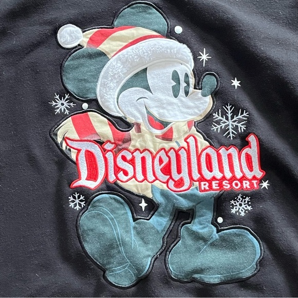 Disneyland Resort Disney World Mickey Christmas Holiday Sweatshirt M Black‎ Red - Picture 9 of 16